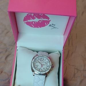 NWT Betsey Johnson White Heart Watch In Box